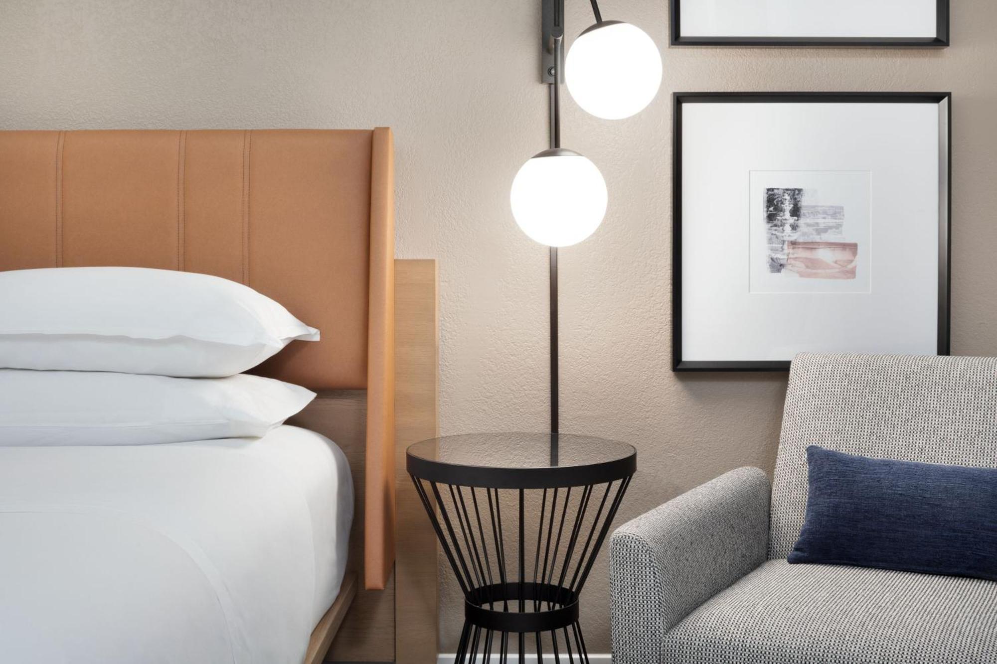 Sheraton Hotel Stonebriar Колони Экстерьер фото