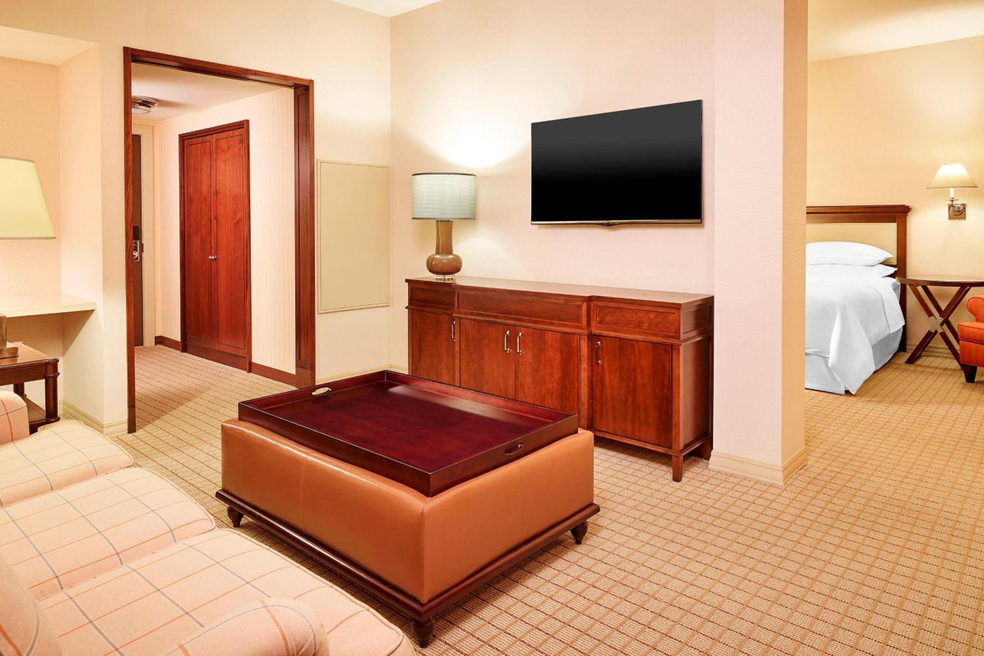 Sheraton Hotel Stonebriar Колони Экстерьер фото